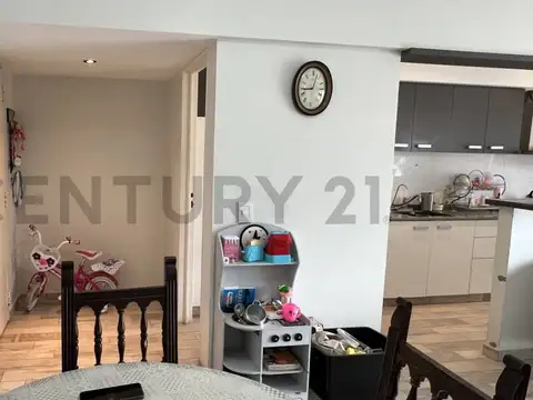 Departamento 4 ambientes con 2 baños