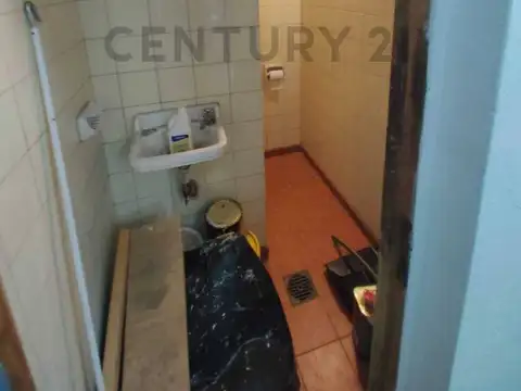 VENTA PROPIEDAD CON GALPÓN + PH EN PLANTA ALTA