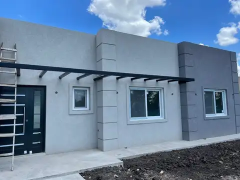 Casa 5 ambientes con 3 baños