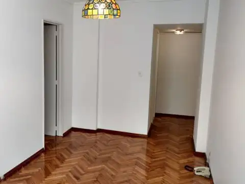 Excelente oportunidad ! 2 Amb impecable.