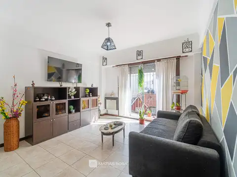 Venta - Departamento dos ambientes - Al frente - Balcón