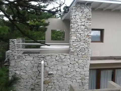 Las Toninas e/ Los Condores y Las Acacias