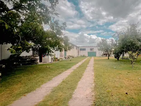 VENTA EN BLOCK GALPON + DOS VIVIENDAS SANTA RITA