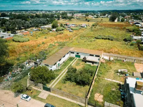 VENTA EN BLOCK GALPON + DOS VIVIENDAS SANTA RITA