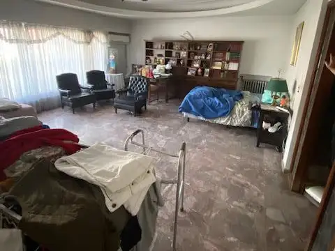 Casa 6 ambientes con 3 baños