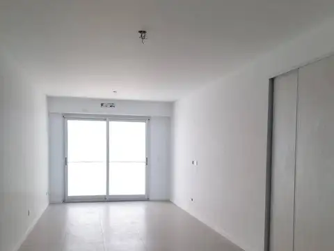 Excelente Monoambiente con Balcon Corrido