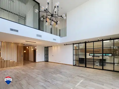 Casa 8 ambientes con 3 baños