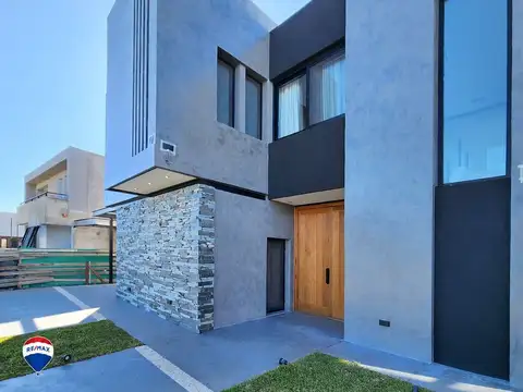 Avenida de los Lagos 100