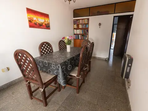 Depto Tipo Casa en Venta de 5 ambientes