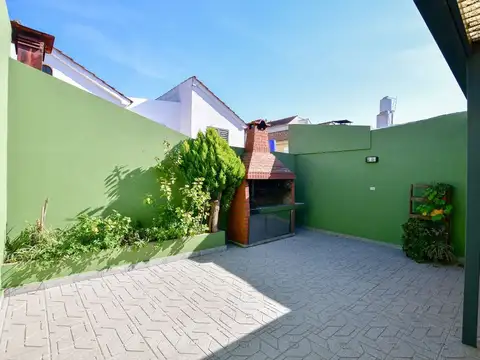 CASA PH VENTA LA PLATA PATIO GARAGE 3 DORMITORIOS