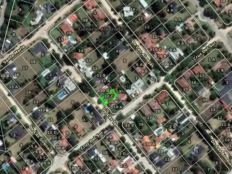 De Las Sirenas e/ Cruz del Sur y Santa María