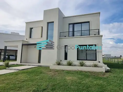 Casa a estrenar con pileta y 4 dormitorios Barrio en Lagos de Canning