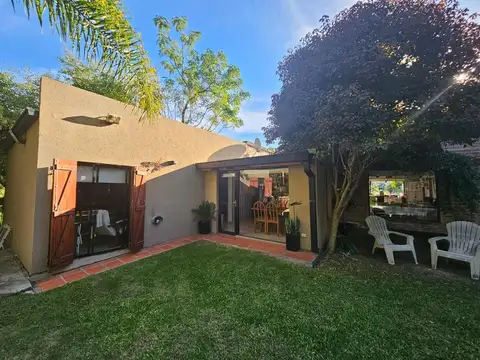 Casa en Venta con 1 cochera