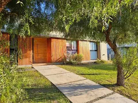 Casa  en Venta en Santa Elena, Pilar del Este, Pilar