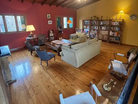 Aristóbulo del Valle 100