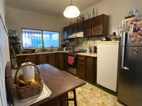 CASA EN LOTE PROPIO 3 AMBIENTES VILLA ADELINA