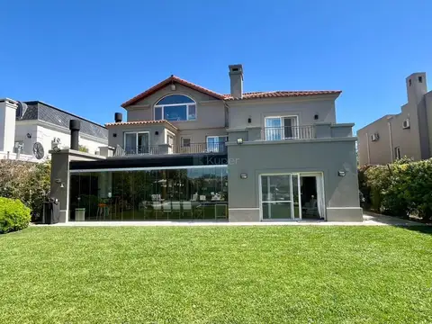 Casa en Venta de 5 dormitorios