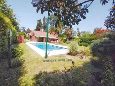 Casa en Venta con 2 cocheras