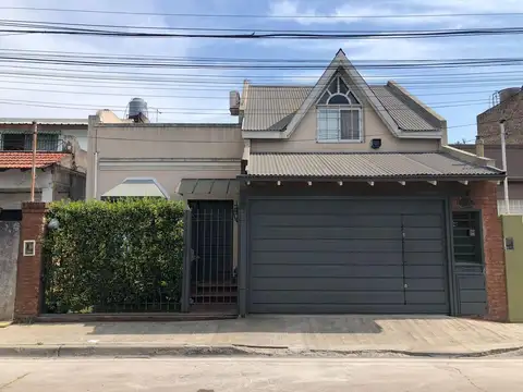 CHALET 4 AMB C/PILETA - HURLINGHAM (V. Alemania)