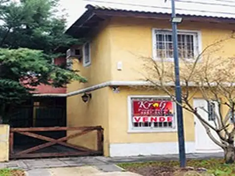 Excelente duplex con patio y 2 cocheras  APTA CREDITO