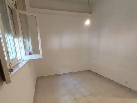 ALQUILER  2 AMB  AMPLIO EXC UBICACIÓN BAULERA