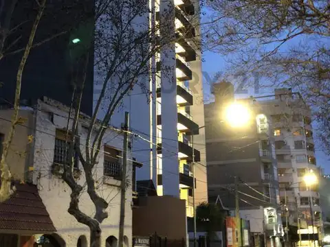 VENTA DE COCHERA- LANUS ( LANUSITA )