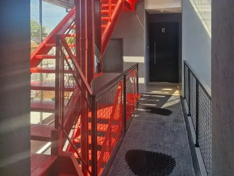 Departamento en Alquiler con 1 cochera