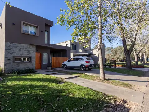 Barrio Cerrado  LOS PASOS 1 - URGARTECHE AL 500