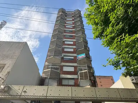 Departamento de 2 ambientes con COCHERA Lanús Oeste