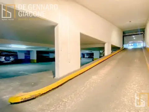 Cochera en Microcentro