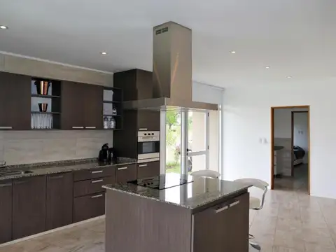 Casa 5 ambientes con 5 baños