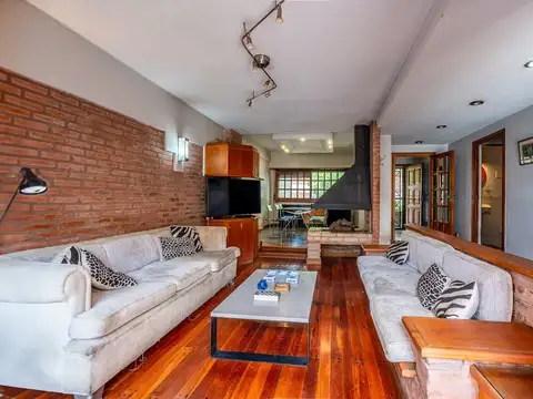 Casa en Venta con 1 cochera