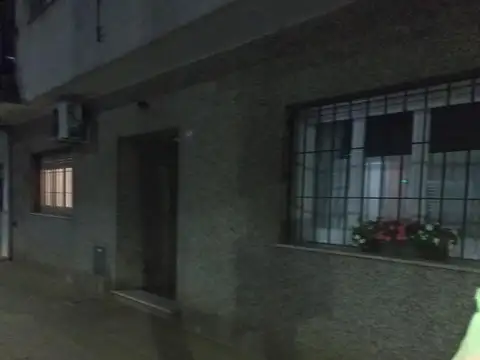 Departamento en venta - 2 dormitorios 1 baño - 70mts2 - San Isidro