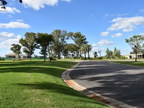 TERRENO LOTE A LA LAGUNA EN VENTA BARRIO PRIVADO SAN LUCAS S