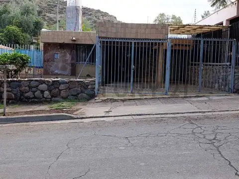 CASA EN VENTA EN GODOY CRUZ. ID: 312173