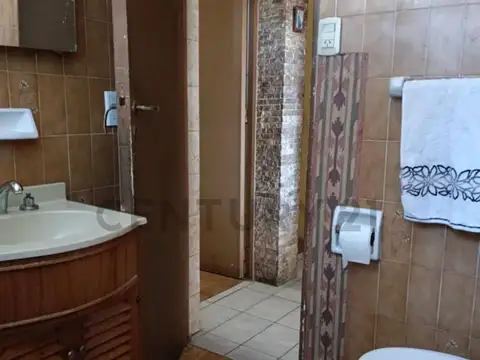 Casa 5 ambientes con 1 baño