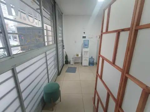 Excelente Local al frente