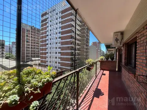 Jorge Newbery al 1700