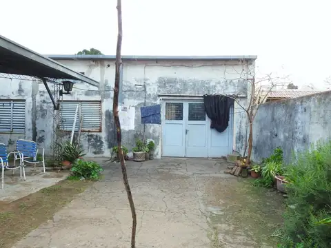 Casa en  venta a remodelar sobre lote de 300 m2