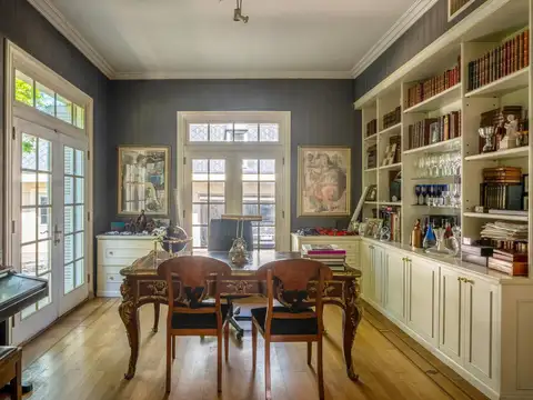 Casa 8 ambientes con 5 baños