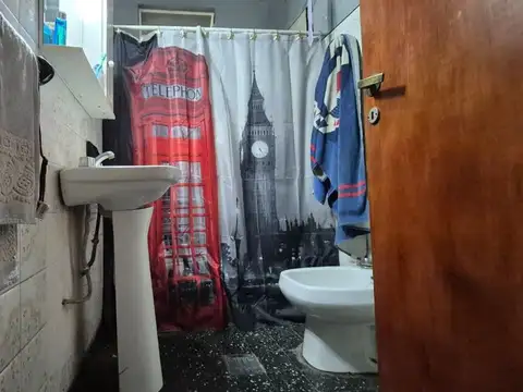Casa 3 ambientes con 1 baño