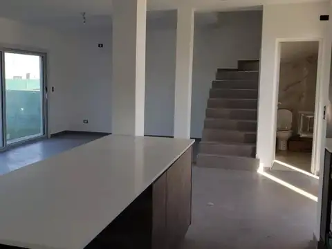 Casa en Venta en Pilar, USD 183.000