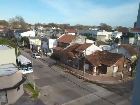 Dúplex 2 ambientes zona Nueva Pompeya