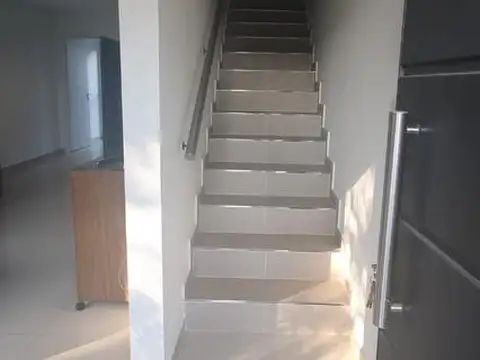Depto Tipo Casa 3 ambientes con 2 baños