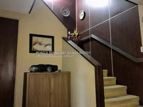 Casa de 4 dor, quincho, pileta, gge