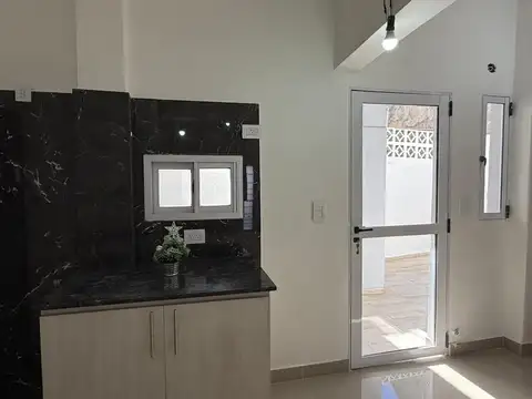 Depto Tipo Casa en Venta 26 años