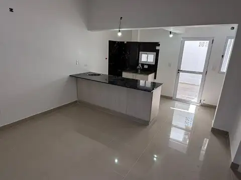 Depto Tipo Casa en Venta en Caseros, USD 45.000