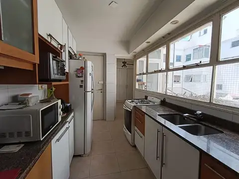Departamento 4 ambientes con 2 baños