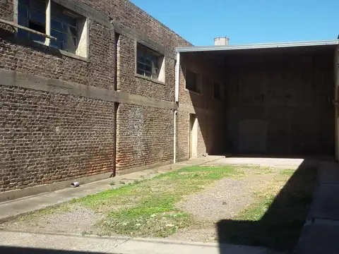 Galpon en Venta 40  mts Fondo