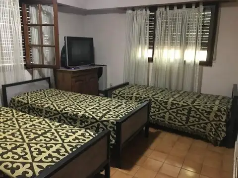 Casa en Venta con 4 cocheras